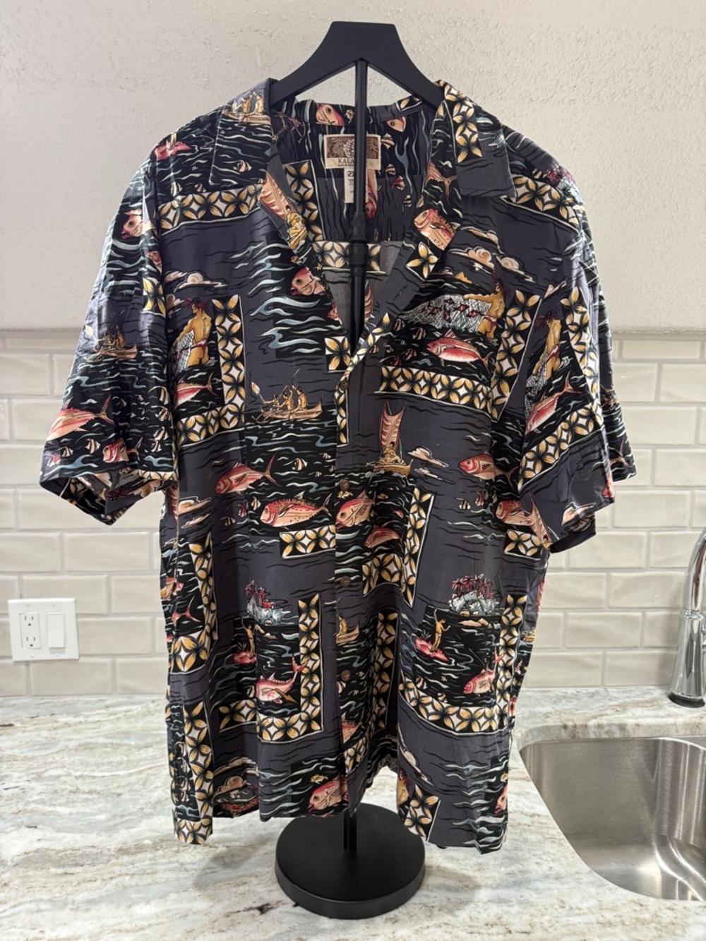 Vintage Kalaheo Made in Hawaii Aloha Shirt Black Fish Print Men’s 2XL